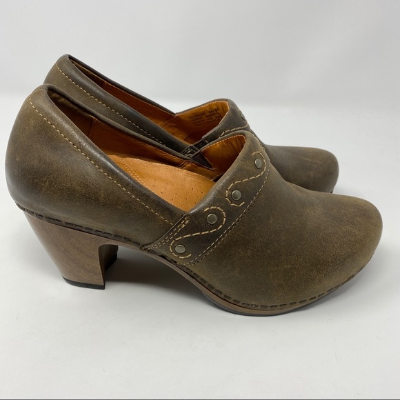 Brown Genuine Leather Riki Full Grain Clogs - Picture 2 of 10